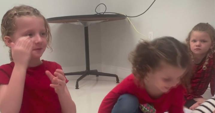 South Florida mother hopes she, her 3 daughters will get adopted as part of Neighbors 4 Neighbors