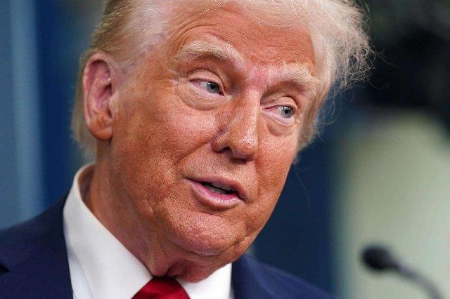 Trump promete respuesta “muy grave” por atentado del ISIS contra tropas de EU