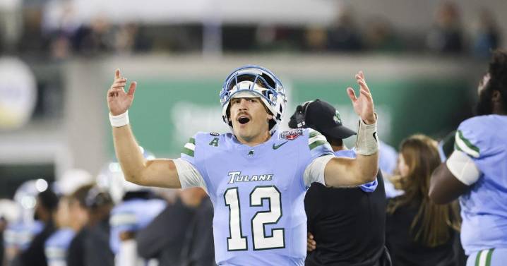 Tulane rolls into College Football Playoff with milestone win over North Texas