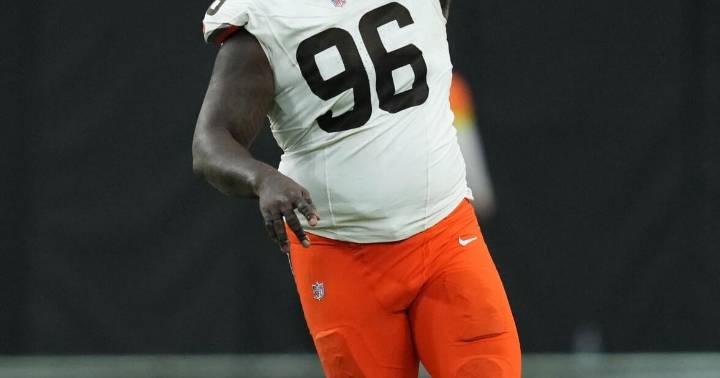 Browns' Maliek Collins to miss rest of season with quad injury