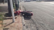 Un pozo provocó la caída de una motociclista en avenida Facundo Quiroga