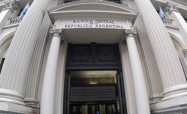 Milei busca reservas por la cuenta capital: ¿puede la Argentina imitar a Australia y Brasil?