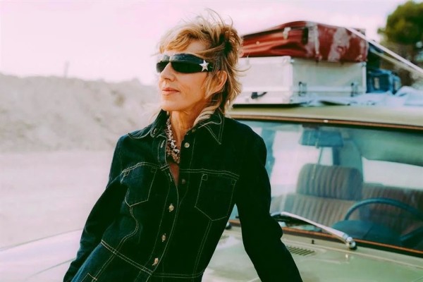 Ana Torroja revisita su viaje y abre 'La Maleta' emocional