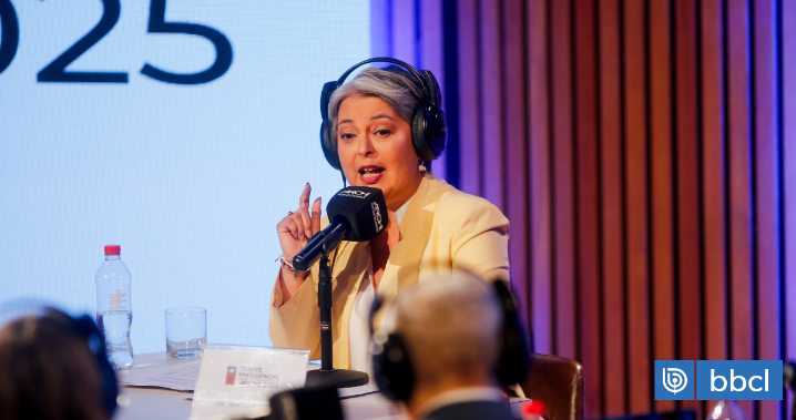 Jara por migrantes irregulares: "No podemos regularizar en Chile a gente que entró por la ventana"