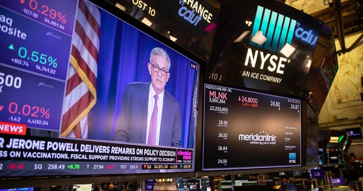 Wall Street Cheers ‘Moderately Hawkish Fed Cut’, S&P 500 Nears Record