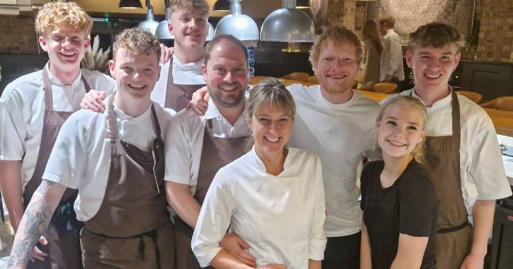 Huge star eats at local restaurant after booking 'like anyone else'