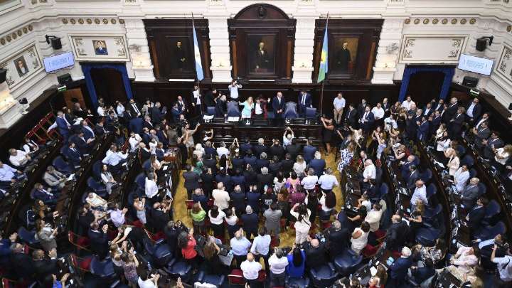 Axel Kicillof logró el aval de la Legislatura para tomar deuda por más de u$s3.000 millones