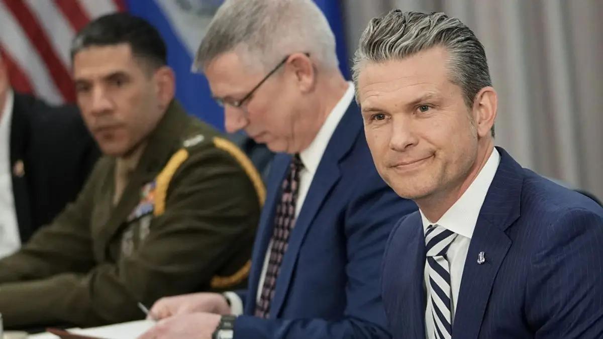 'He's Wasted': Trump’s Defense Aide Slurred, Stumbling Pentagon Speech Is So Wild Fans Can’t Believe He Still Has a Security Badge After Showing Up ‘Six Whiskeys’ Deep