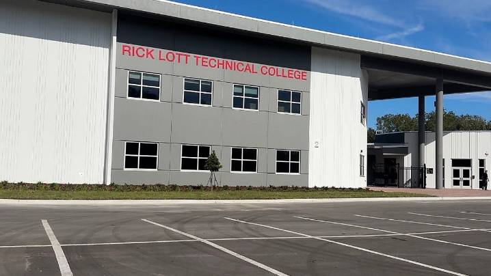 School district cuts ribbon to Rick Lott Technical College