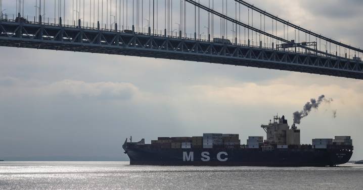 Tariff revenue falls for the first time since Trump rollout