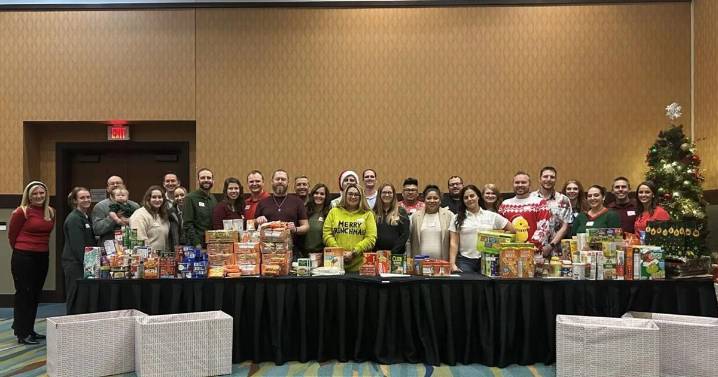 Superior Physical Therapy clinics hold food drive for School District 25