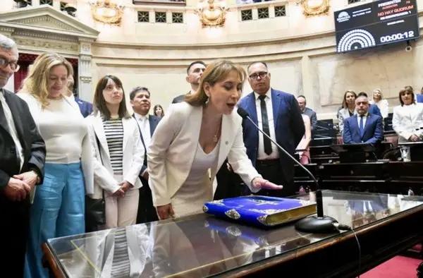 Escándalo con una senadora kirchnerista que Villarruel acusa de querer ocupar por la fuerza un despacho del Congreso