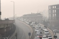 Cold wave grips Srinagar as temperature falls to Zero