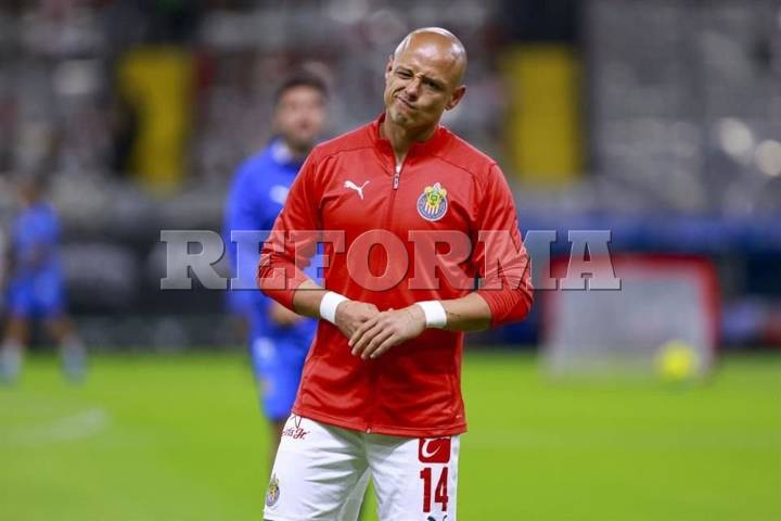 Chivas anuncia salida de 'Chicharito' Hernández