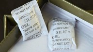 Qué son y para qué puedo usar en casa las bolsitas de gel de sílice