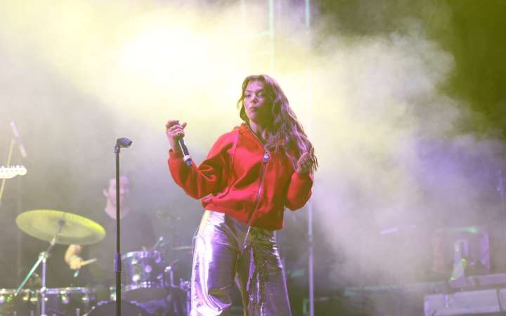 Bu Cuarón comparte nueva versión de 'Porque Te Vas’; “solo quiero mejorar”