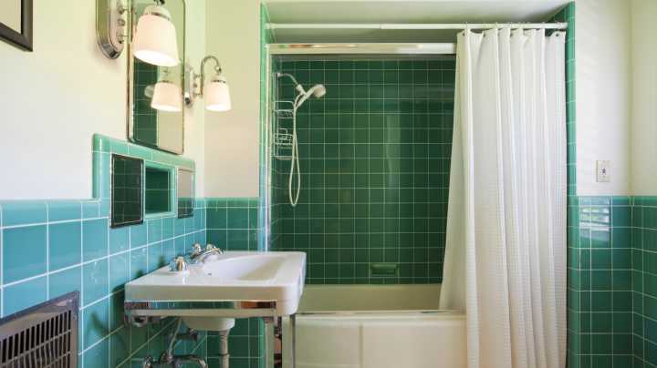 The Old-School Bathroom Storage Feature We Hardly Ever See In New Homes