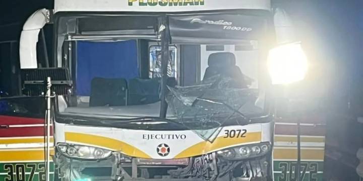 Chocaron tres micros con hinchas de Estudiantes de La Plata que iban a Santiago del Estero