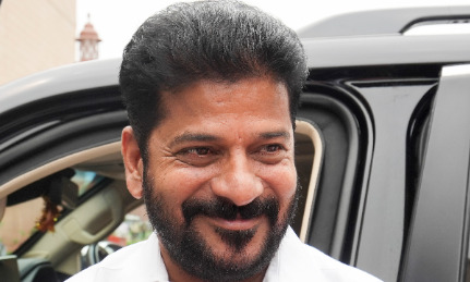 Telangana CM thanks Messi for enthralling sports lovers in Hyderabad