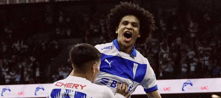Universidad Católica clasificó a la Libertadores con gol de Eduard Bello