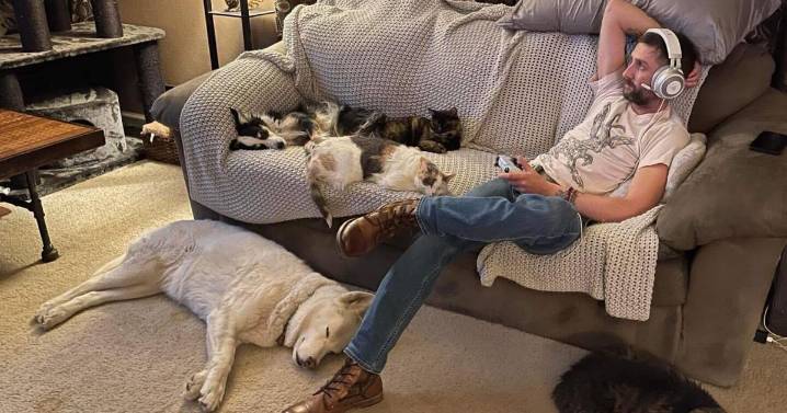 Kansas air traffic controller killed in action during Russia