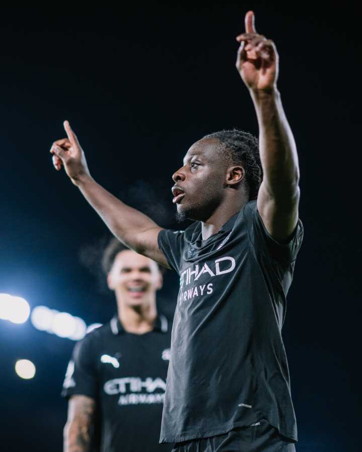 Manchester City se puso a dos del líder Arsenal con su triunfo de visita ante Fulham 5