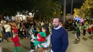 San Pedro da la bienvenida a la Navidad con desfile y encendido de luces en las calzadas