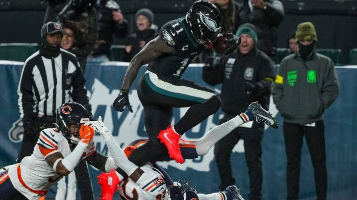 Chargers expect to have QB Justin Herbert for Monday night showdown against reeling Eagles