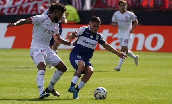Con un gol polémico, Gimnasia saca ventaja ante Barracas y habrá clásico en semifinales