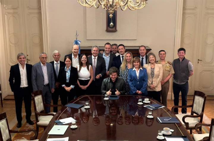 Tras las críticas de la CGT, el Gobierno insistió en que la reforma laboral no será retroactiva