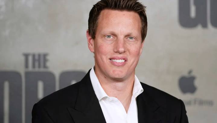 Paramount makes hostile bid for Warner Bros. Discovery