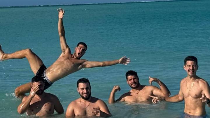 Las vacaciones de Carlos Alcaraz en Miami: fútbol, golf, NBA, partidas de cartas y playas increíbles