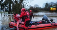 Crews battle widespread flooding in Washington