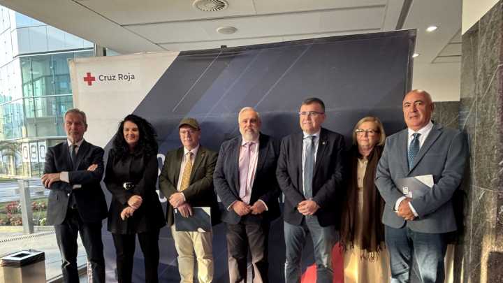 Cruz Roja habla en Motril de la lucha contra la discriminación racial y los delitos de odio
