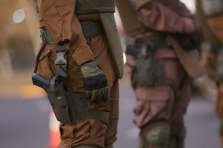 Cámara aprueba cambio en el porte de armas de Carabineros: así funcionaría la nueva norma