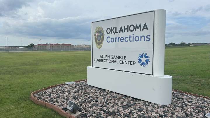 Oklahoma Department of Corrections bus crash leaves several injured