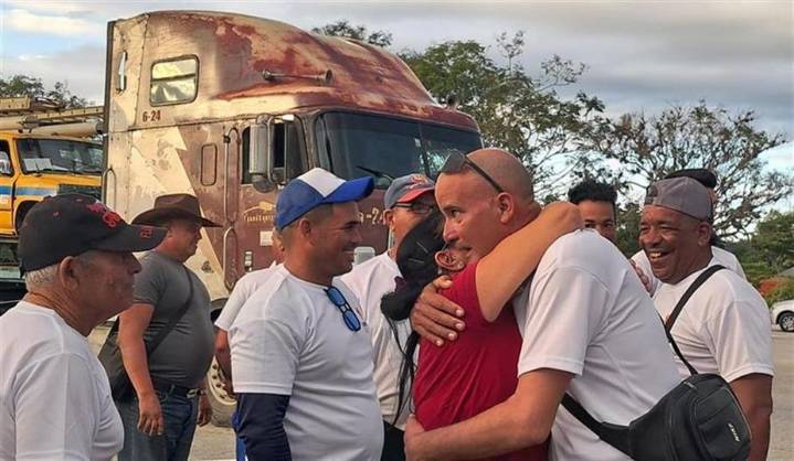 Reciben a trabajadores eléctricos solidarios en provincia de Cuba