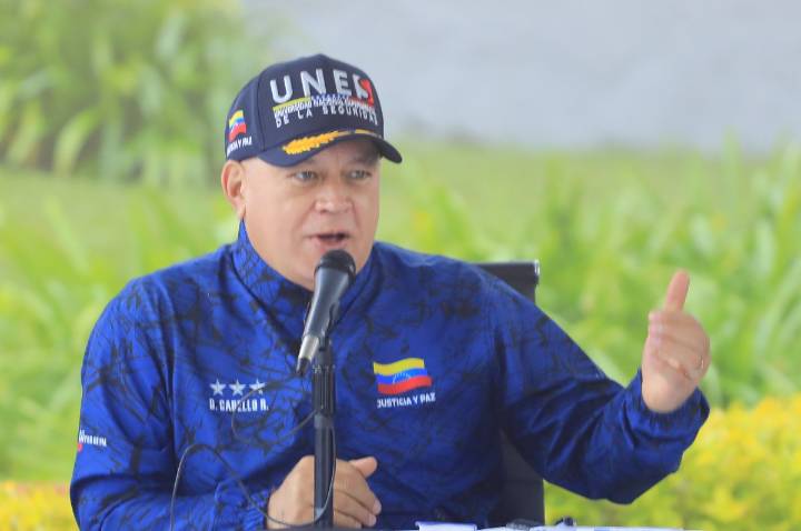 Ministro Cabello: El pueblo venezolano «lo que va es pa’lante, unido y resteado”