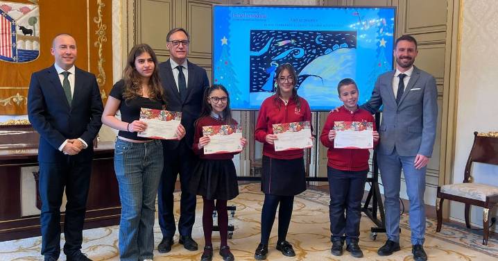 El Ayuntamiento de Salamanca ya tiene felicitación navideña: el dibujo de la alumna Olivia Hernández