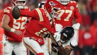 Chiefs gamble on 4th-and-1 backfires in tie game vs. Texans