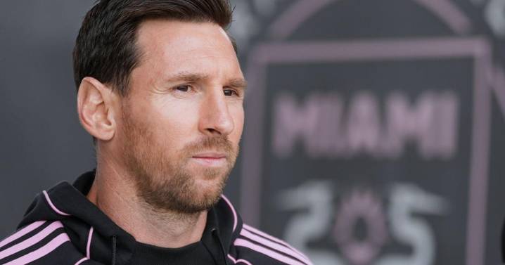 La visita de Messi a India comienza de forma caótica con fanáticos enojados que invaden el campo