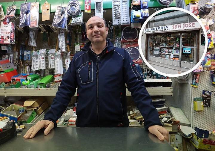 La ferretería con medio siglo de Salamanca que aún sobrevive: «Tengo tornillería de cuando abrió mi padre»