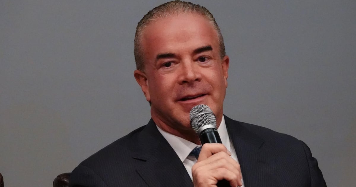 ‘Golpe’ financiero a Raúl Rocha: UIF ordena bloquear las cuentas bancarias del dueño de Miss Universo