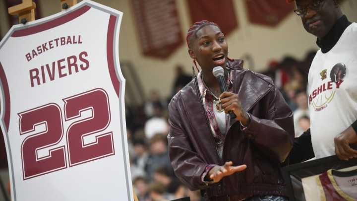 Watch Saniya Rivers address fans at Ashley High School…