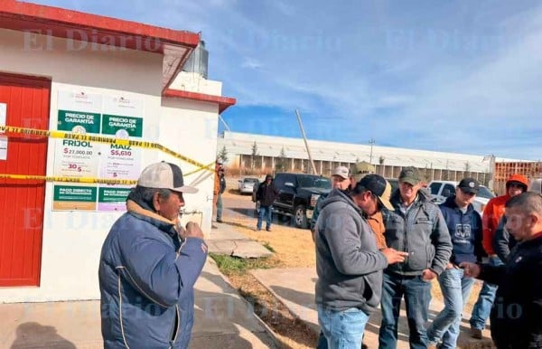 Productores de frijol toman bodegas de Segalmex en Cuauhtémoc
