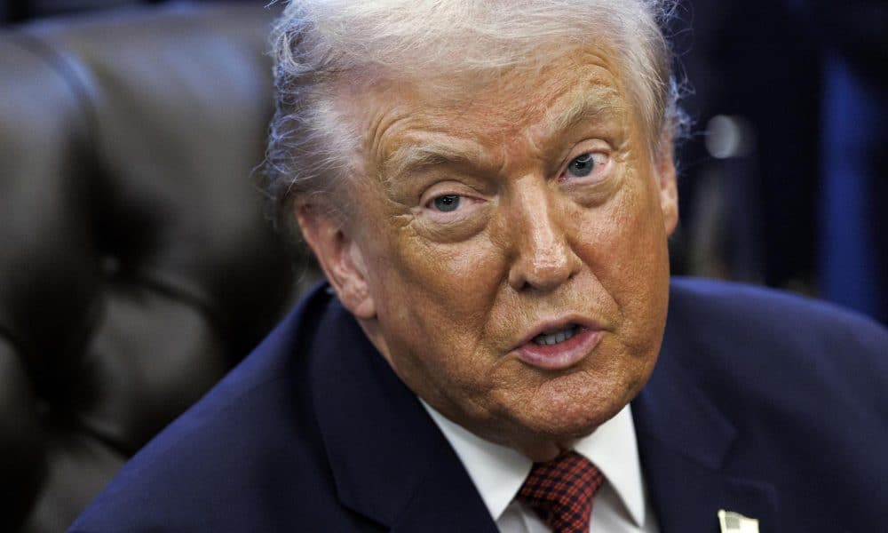 Trump ordena ondear a media asta las banderas de EEUU por la muerte de la Guardia Nacional