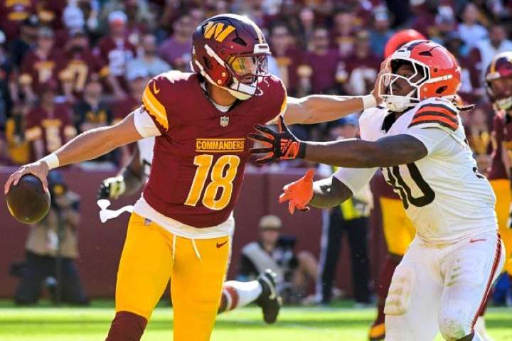 Sneaky Starts, Pivot Plays, and Waiver Wire Stashes for Week 14 Fantasy Football (2025)