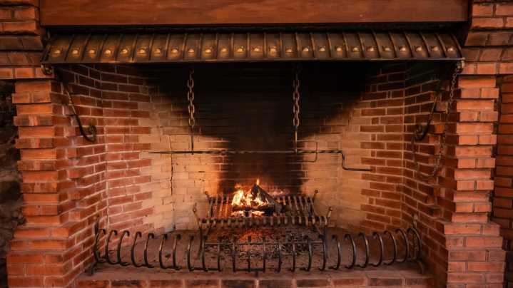 Ever See A Closet Right Next To A Chimney? This Is What They Were For In Historic Homes