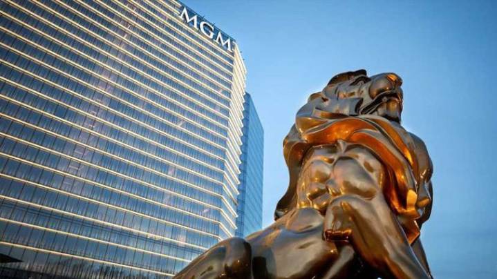 Police: 1 dead, 1 injured in shooting at MGM National Harbor casino’s food court