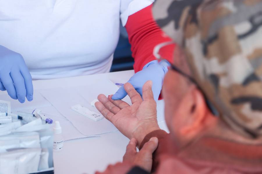 Activistas exigen acceso universal a PrEP y fin a la criminalización del VIH en Puebla